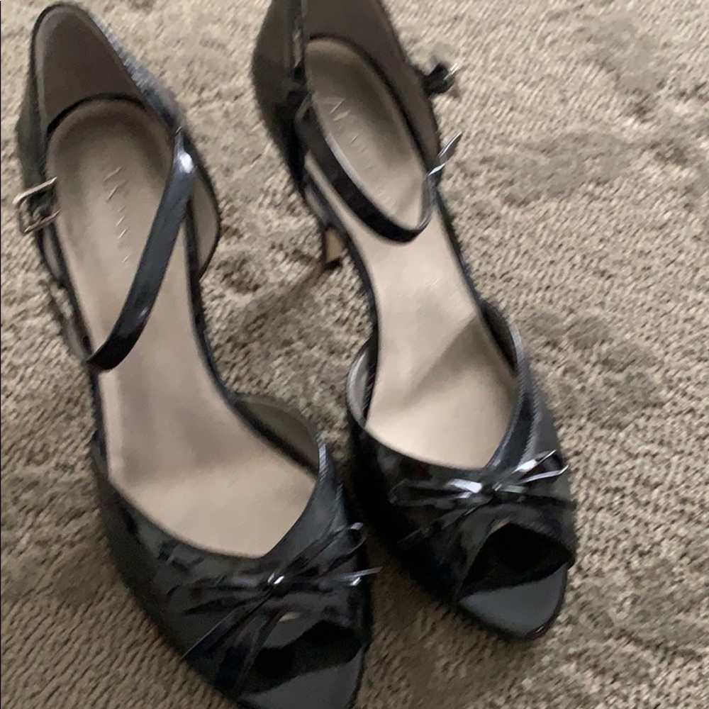 Anne Klein open toe black patent leather heels New